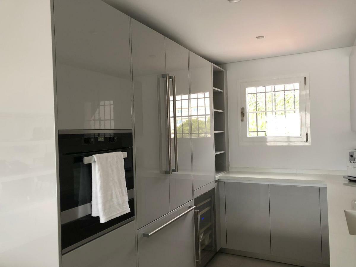 Modern Apartment Puente Romano Marbella Bagian luar foto