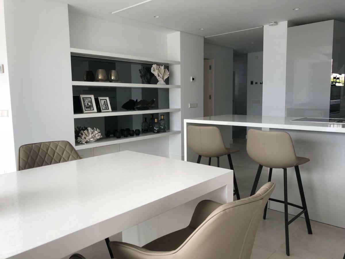 Modern Apartment Puente Romano Marbella Bagian luar foto