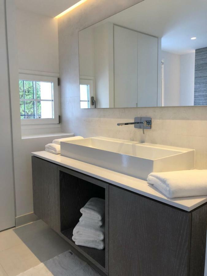 Modern Apartment Puente Romano Marbella Bagian luar foto