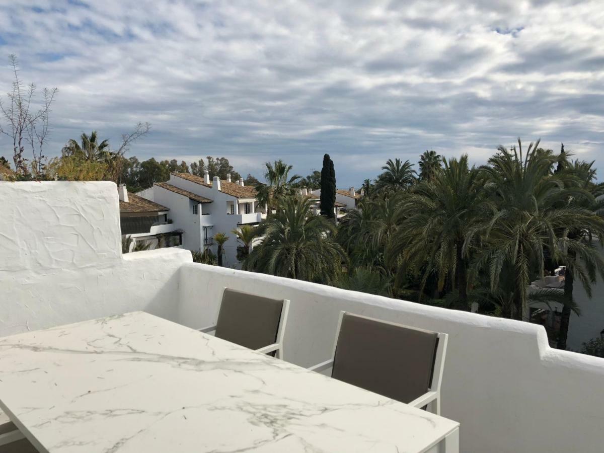 Modern Apartment Puente Romano Marbella Bagian luar foto