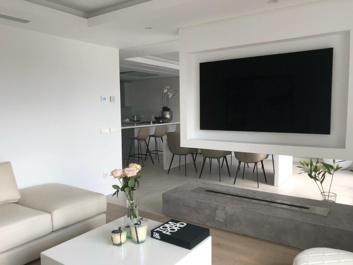 Modern Apartment Puente Romano Marbella Bagian luar foto