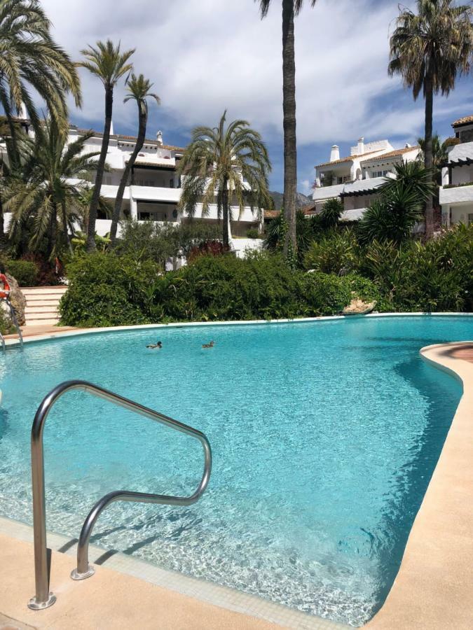 Modern Apartment Puente Romano Marbella Bagian luar foto