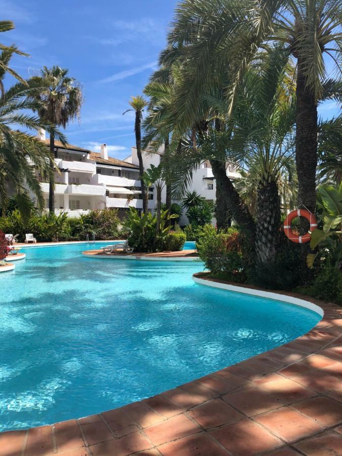 Modern Apartment Puente Romano Marbella Bagian luar foto