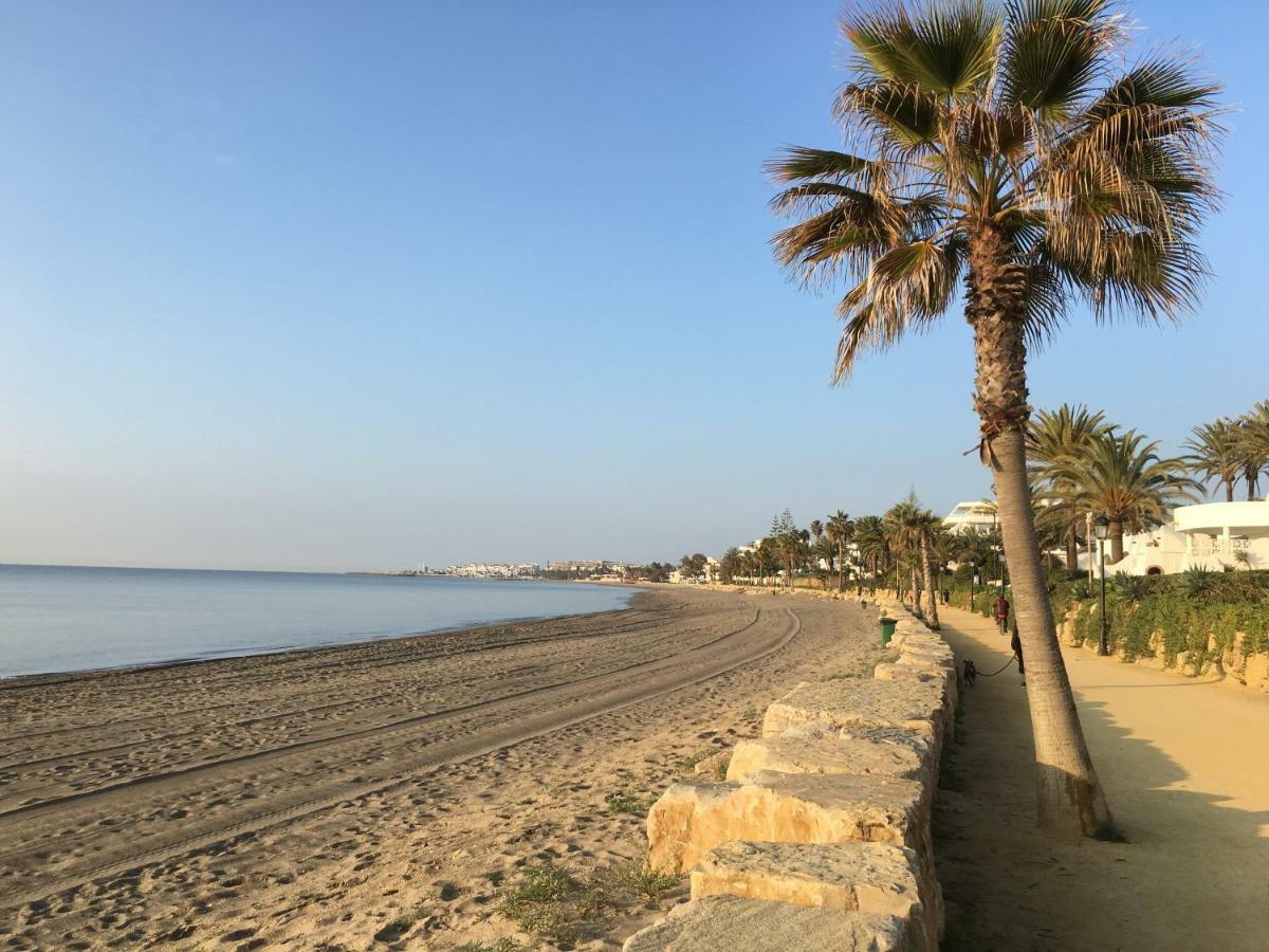 Modern Apartment Puente Romano Marbella Bagian luar foto