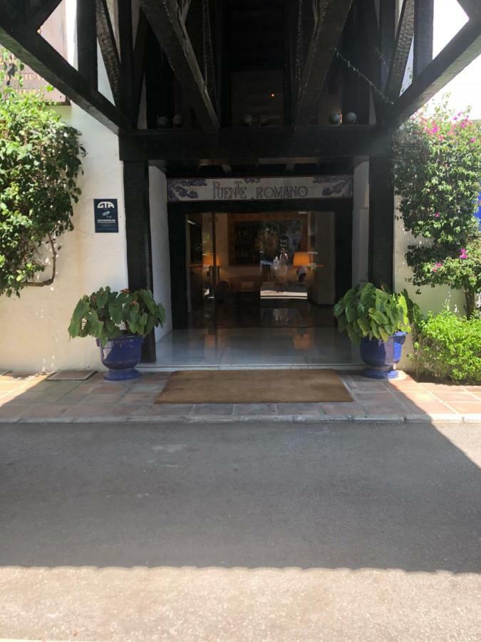 Modern Apartment Puente Romano Marbella Bagian luar foto
